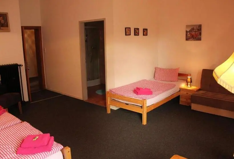 スタンダード4人部屋, Pension Rad Haus
