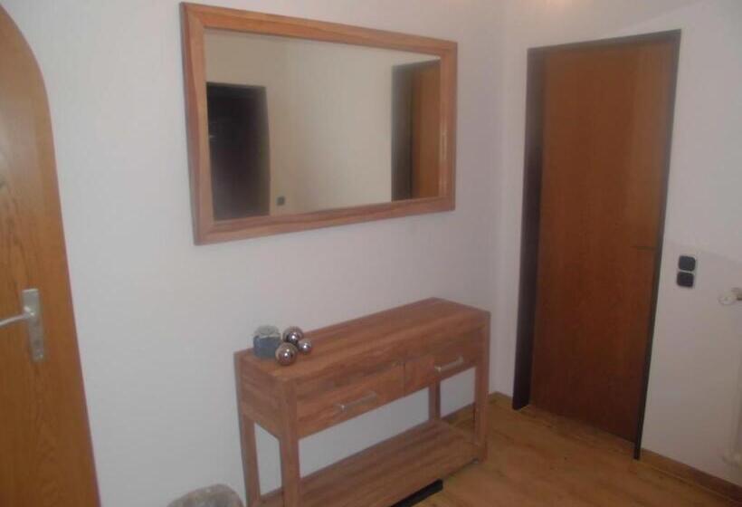 스위트, Gästehaus Carola