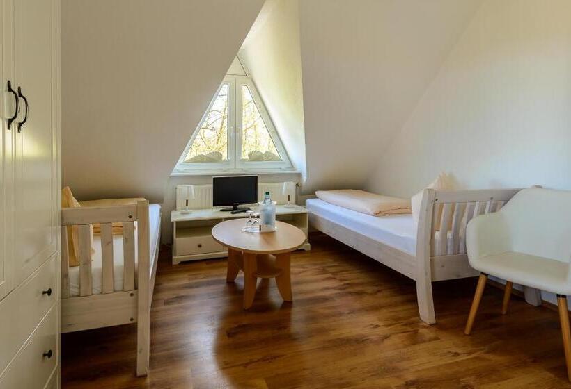 Номер Стандарт с Балконом, Landhaus Nienhagen