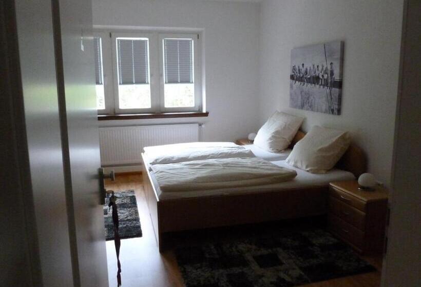 اتاق استاندارد, Altes Vogtshaus