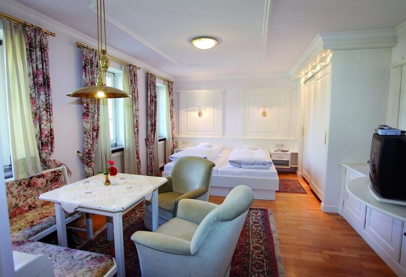 Camera Superiore, Haus Hildegunde