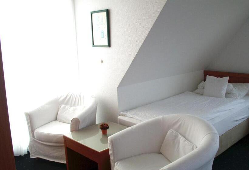 غرفة ديلوكس مطلّة علي البحر مزوَّدة بشُرفة, Haus Köbesine