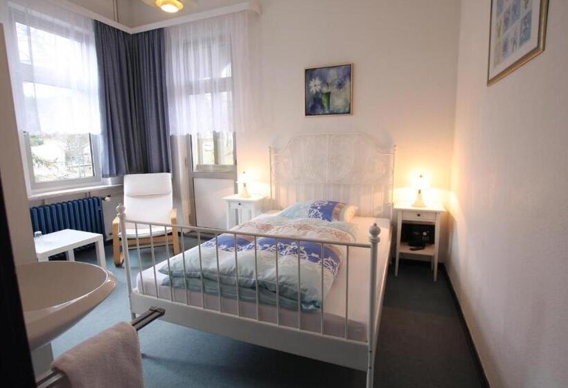 חדר מוזל מקלחת משותפת, Pension Villa Kassandra