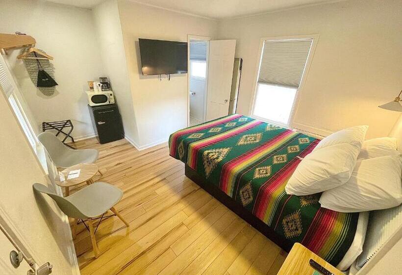 经济房, Frederick Motel