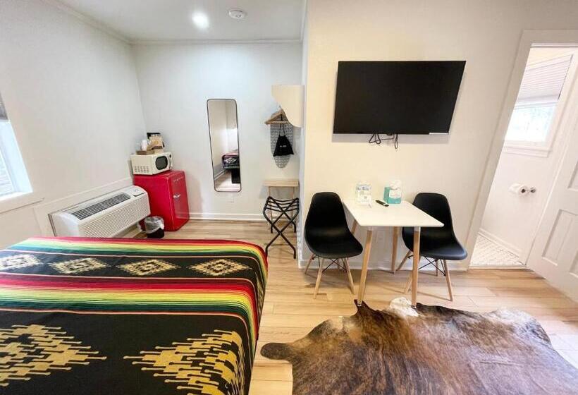 套房, Frederick Motel