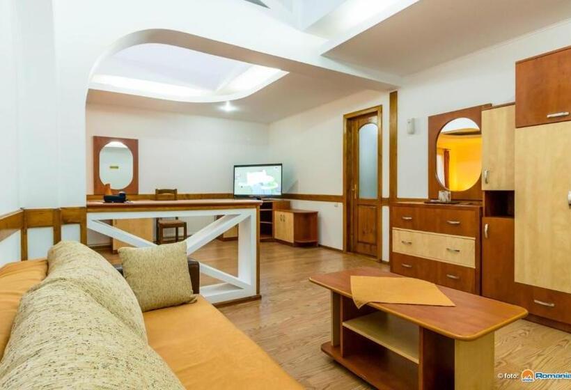 Семейный Номер, Anomis