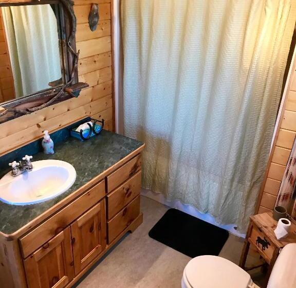 غرفة عائلية مطلّة علي الجبل, Yellowstone Cutthroat Guest Ranch