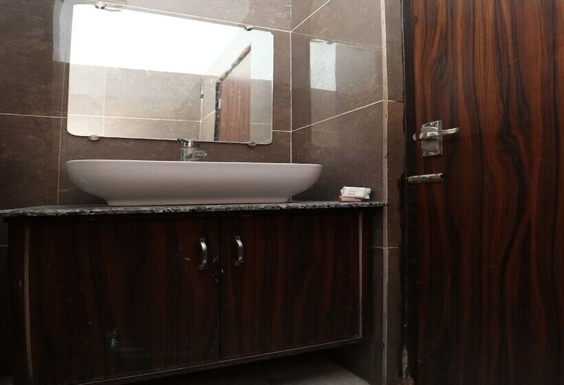 Номер Deluxe, The Golden Heart