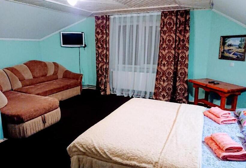 اتاق سوپریور سه تخته, Hollywood