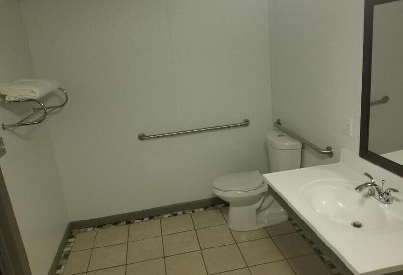 适合残疾人使用的标准间, Blue Sky Inn  Veteran Owned, New Breakfast Area, Rennovated Rooms, 5 Plus Acres For You And Your Pet