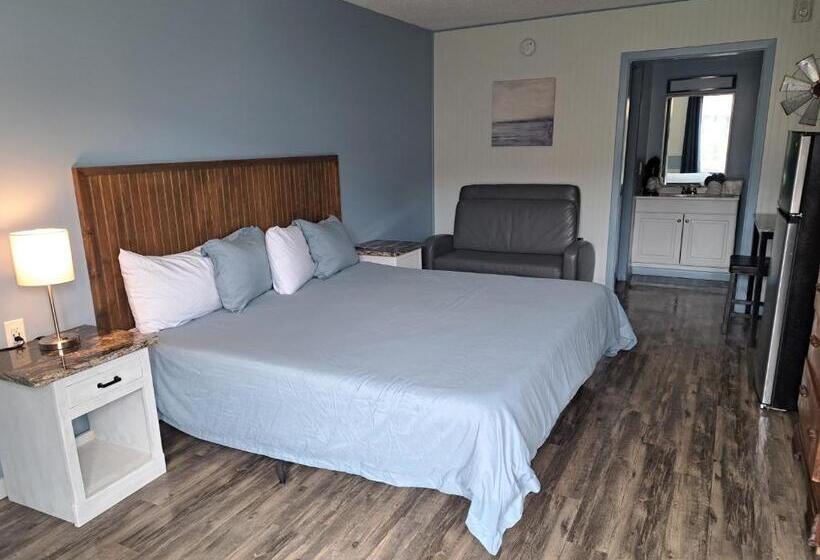 带大床的标准间, Blue Sky Inn  Veteran Owned, New Breakfast Area, Rennovated Rooms, 5 Plus Acres For You And Your Pet