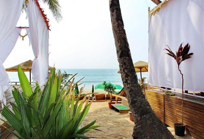 חדר דלוקס צדדי נוף לים, Art Resort Goa