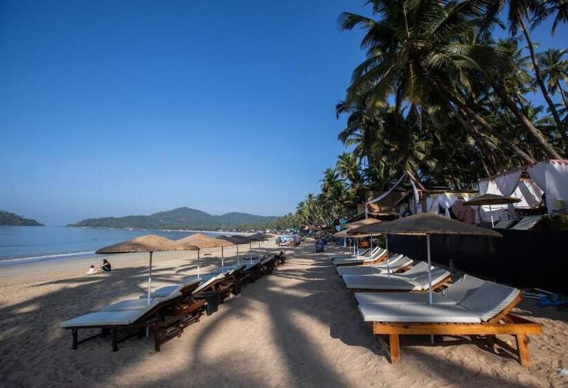 标准平房, Art Resort Goa