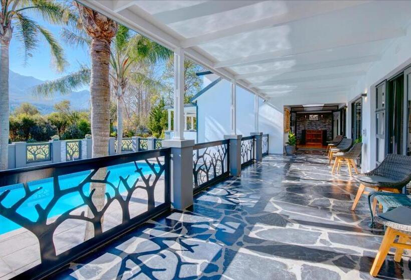 غرفة قياسية مزوَّدة بشُرفة, Amour Guest House