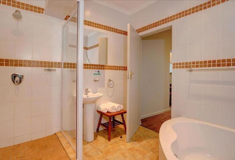 غرفة قياسية مزوَّدة بشُرفة, Amour Guest House