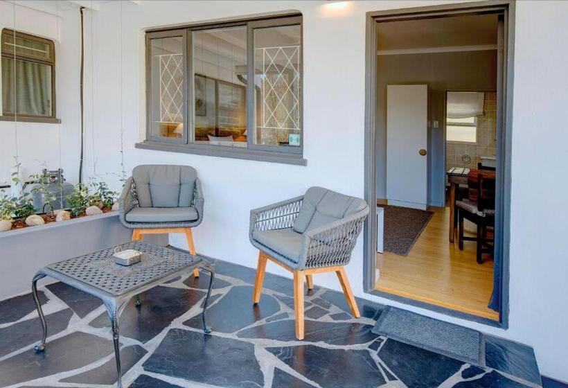 غرفة سوبيريور مطلّة علي الحديقة, Amour Guest House