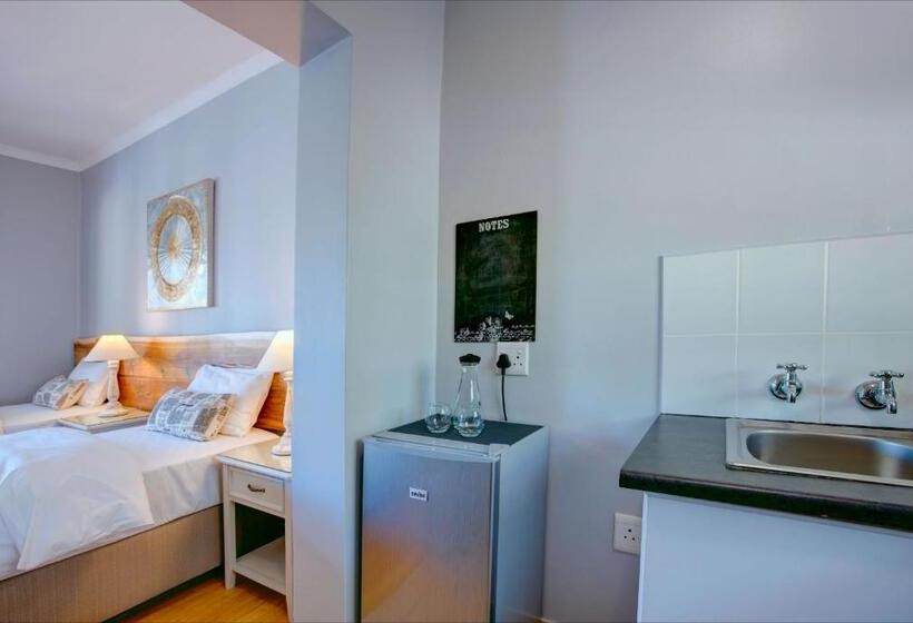 غرفة سوبيريور مطلّة علي الحديقة, Amour Guest House