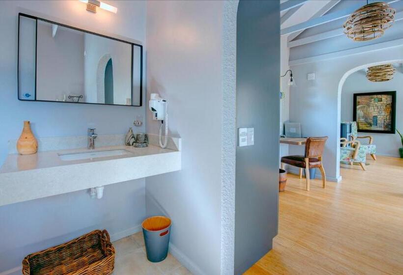 غرفة قياسية مطلة على الجبل, Amour Guest House