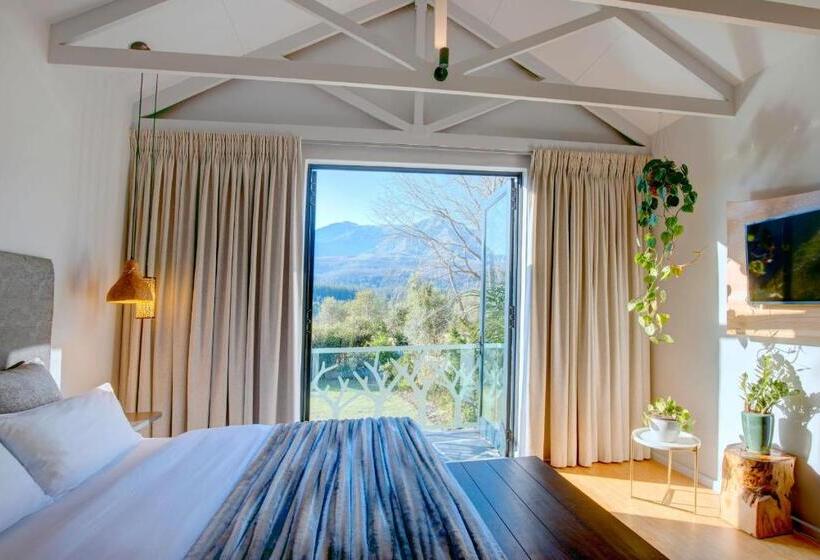 اتاق استاندارد با چشم‌انداز کوهستان, Amour Guest House