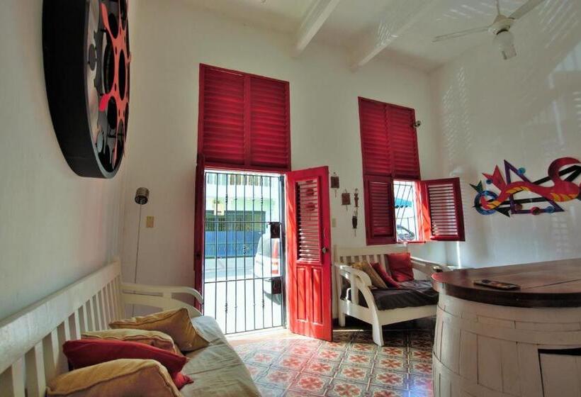 اتاق لوکس, La Puerta Roja Guest House