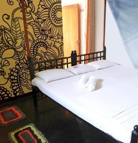 Standardzimmer mit Gartenblick, Three Little Birds