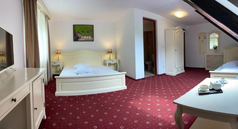 غرفة كلاسيكية ثلاثية, Pensiunea Poiana Izvoarelor