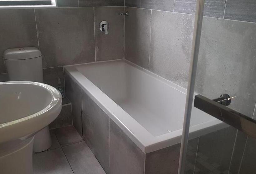 Deluxe Suite King Bed, The Anne Guest House