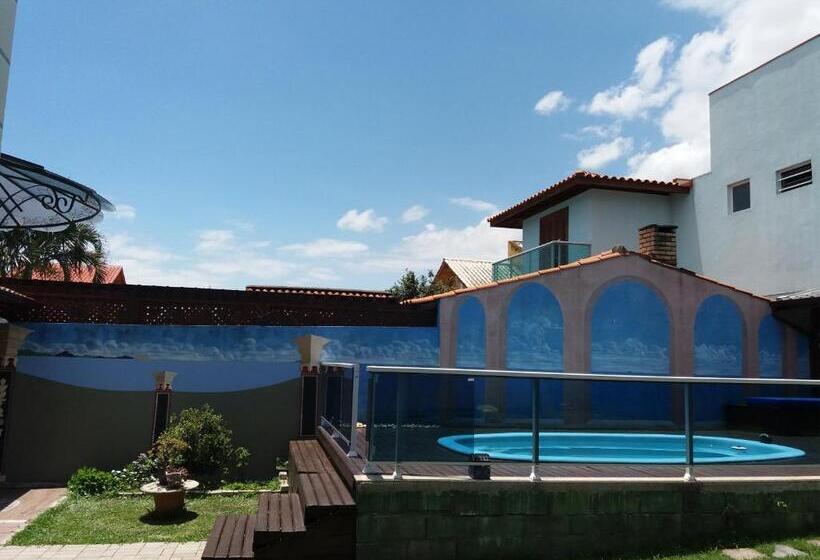 جناح مطلّ علي حمام السباحة, Suite Queen D'arte