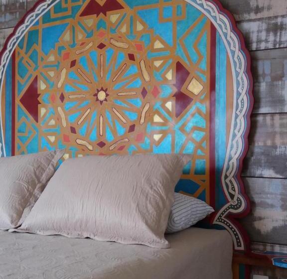 جناح مطلّ علي حمام السباحة, Suite Queen D'arte