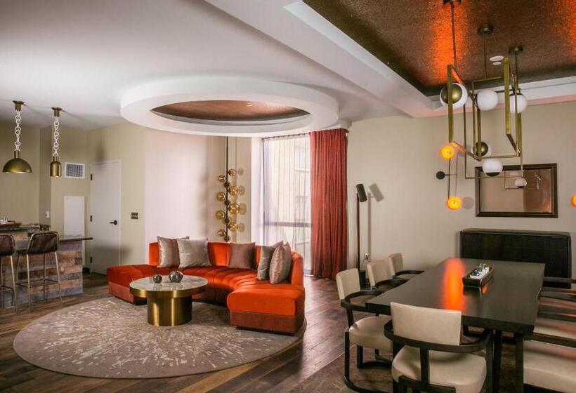 سوئیت برای معلولان, Bobby