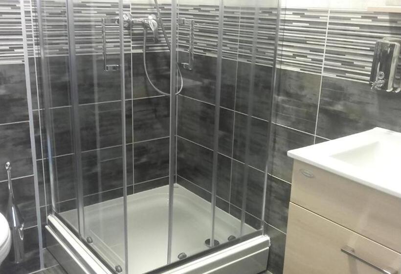 اتاق لوکس, Guesthouse Nikolić