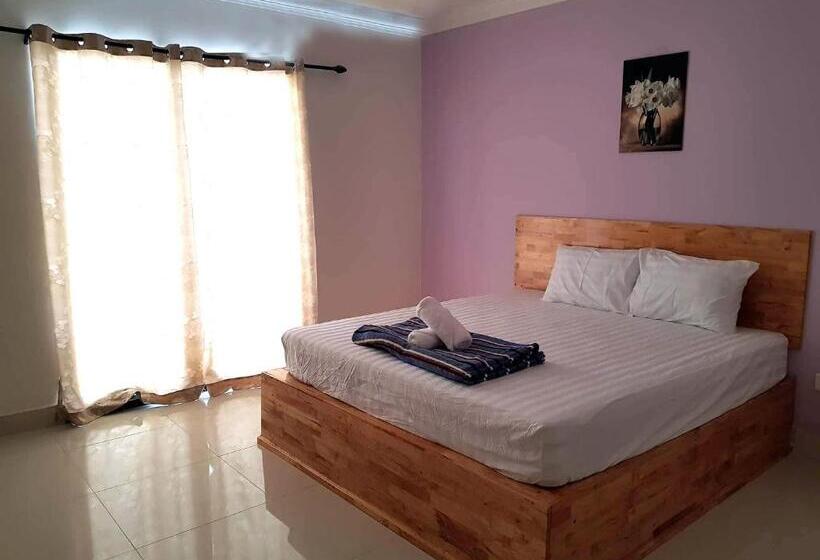 标准间带阳台, Lucky Hostel