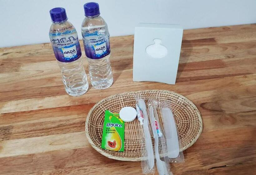 共用浴室的经济型房间, Lucky Hostel