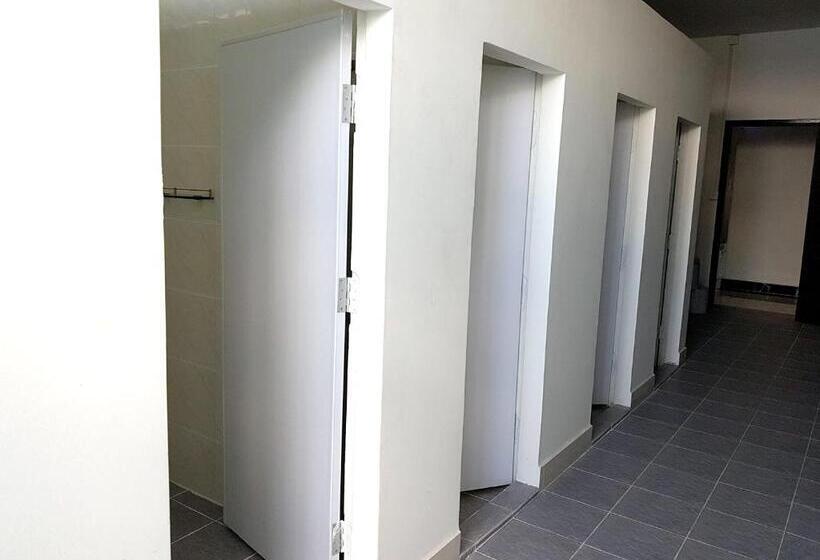 共用浴室的经济型房间, Lucky Hostel