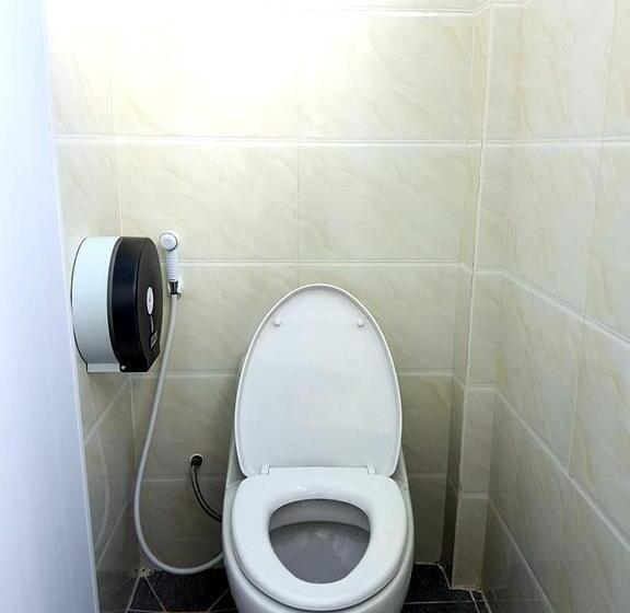 共用浴室的经济型房间, Lucky Hostel