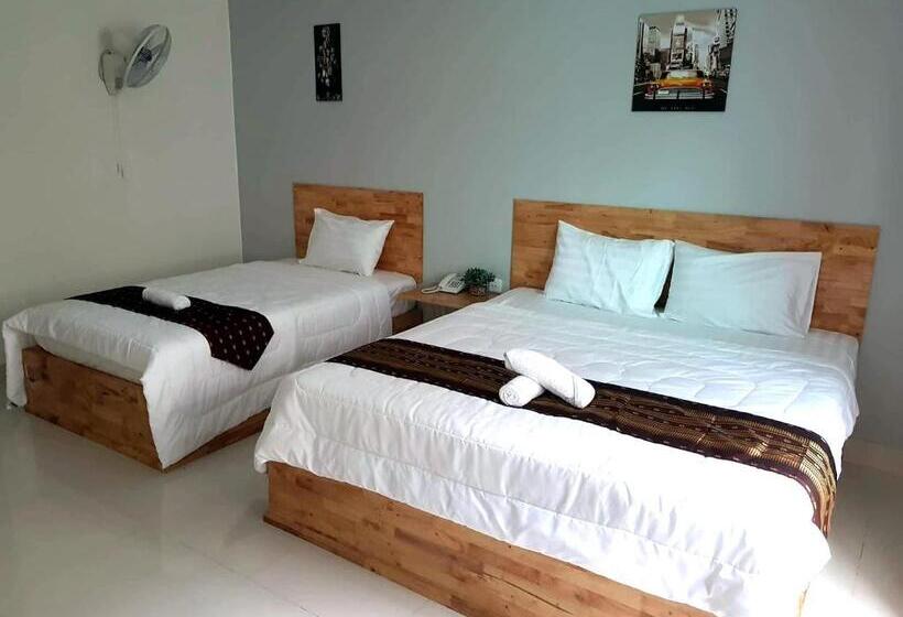 家庭间, Lucky Hostel