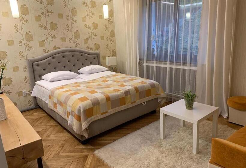 اتاق سوپریور سه تخته, Sadyba Anastasia