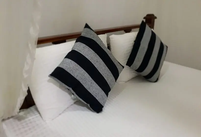 اتاق لوکس با چشمانداز, Ella River House