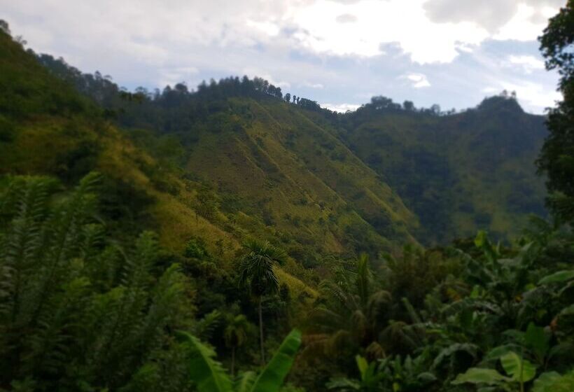 Camera Quadrupla Deluxe, Ella River House