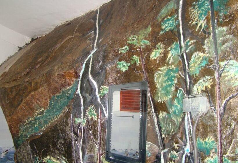 Camera Quadrupla Deluxe, Ella River House