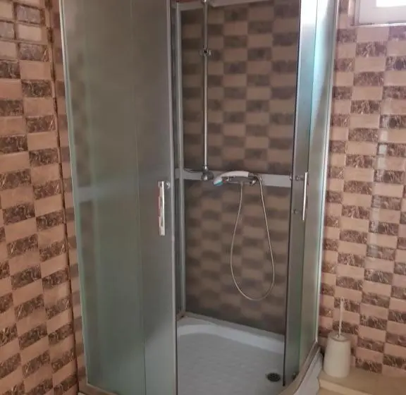 اتاق لوکس, Mini Hotel Leila