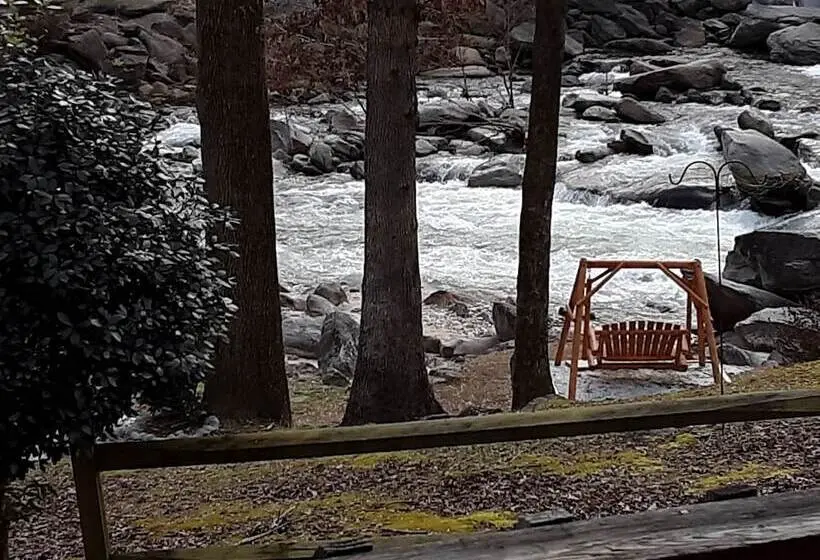 2ダブルベッドのスタンダードルーム, The Evening Shade River Lodge And Cabins