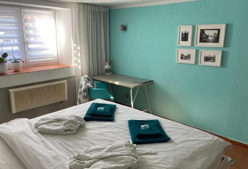 جناح ديلوكس, Pension Skylark