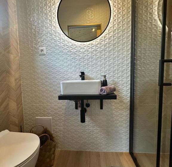 إستوديو سوبيريور, Pension Skylark