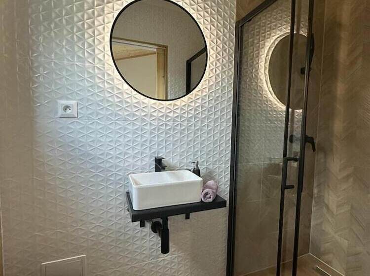 إستوديو سوبيريور, Pension Skylark