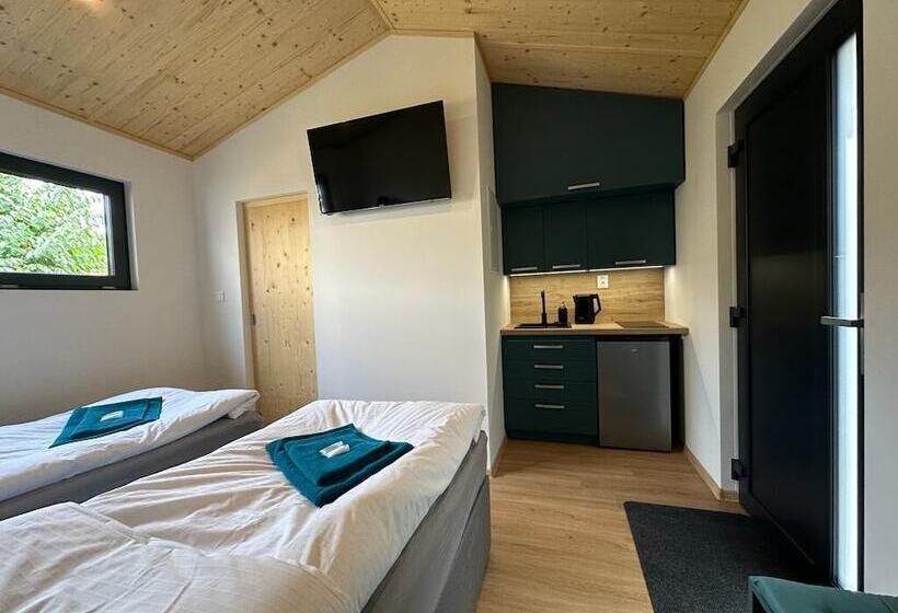 إستوديو سوبيريور, Pension Skylark