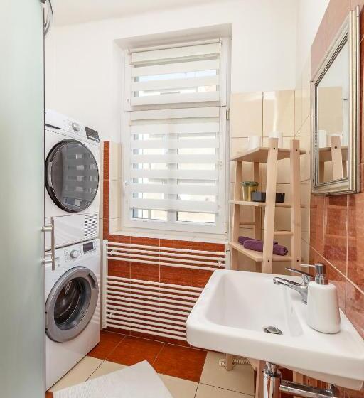 غرفة قياسية مطلّة علي الحديقة, Pension Skylark