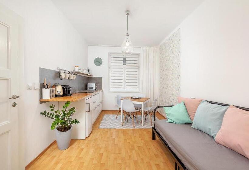 جناح غرفتين نوم, Pension Skylark