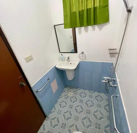 Chambre Quadruple Standard, Chislyk Inn