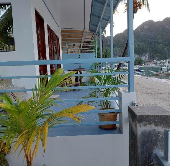 غرفة ديلوكس مطلّة علي البحر مزوَّدة بشُرفة, Chislyk Inn